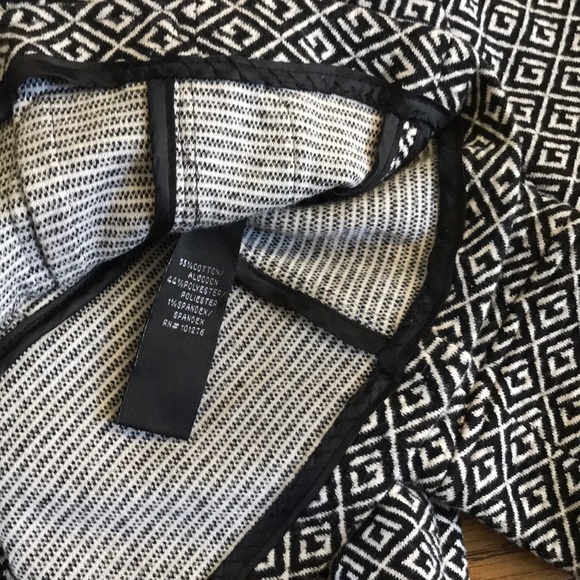 Nicole By NM | Crop Blazer - Picture 4 of 8